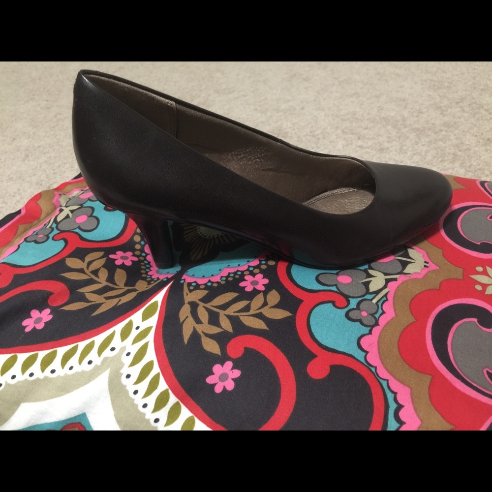 Naturalizer Brown Leather Heels-Size 8M - Picture 4 of 8
